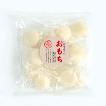 白い丸もちが17～18個入った袋。地域特産「紅せんり」ブランド。『紅せんりのおもち』
